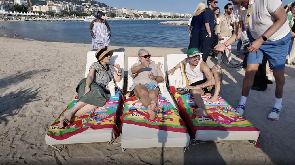 Head de Educação de Cannes Lions invade a nossa gravação e pede pra tirarmos uma foto dos bonitos.
